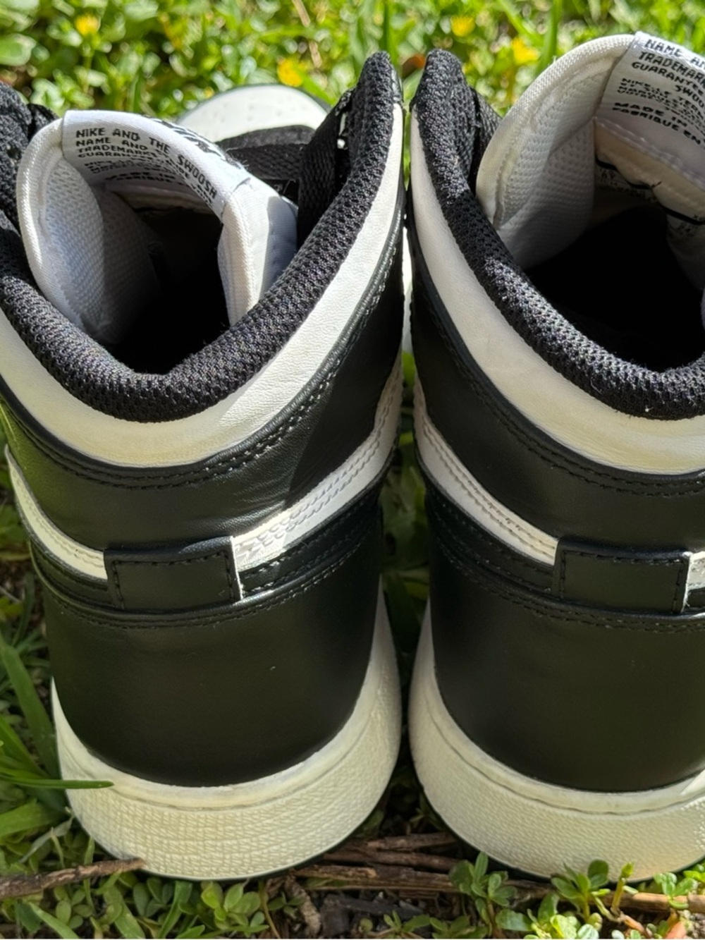 Nike Air Jordan 1 Retro High OG "Black White" GS - Picture 10 of 15